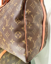 Load image into Gallery viewer, LOUIS VUITTON Monogram Keepall 50 Bandouliere Duffle Bag
