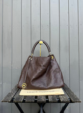 Load image into Gallery viewer, LOUIS VUITTON Monogram Empreinte Leather Artsy MM Bag
