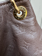 Load image into Gallery viewer, LOUIS VUITTON Monogram Empreinte Leather Artsy MM Bag

