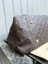 Load image into Gallery viewer, LOUIS VUITTON Monogram Empreinte Leather Artsy MM Bag
