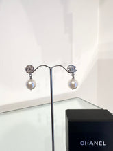 Load image into Gallery viewer, CHANEL CC Logo Rhinestone Pearl Stud Pierced Earrings

