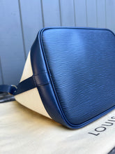 Load image into Gallery viewer, LOUIS VUITTON Epi Leather Petit Noe NM Bucket Bag

