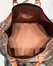Load image into Gallery viewer, LOUIS VUITTON Monogram Keepall 50 Bandouliere Duffle Bag
