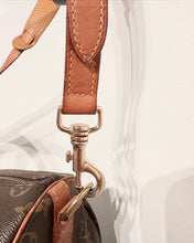 Load image into Gallery viewer, LOUIS VUITTON Monogram Keepall 50 Bandouliere Duffle Bag
