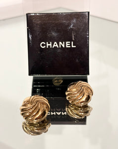CHANEL Vintage Gold Tone CC Swirled Button Clip-on Earrings