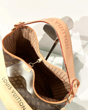 Load image into Gallery viewer, LOUIS VUITTON Monogram Delightful PM Shoulder Bag
