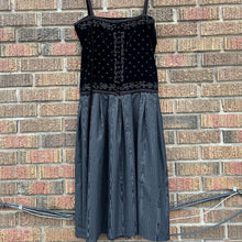 Load image into Gallery viewer, LANCETTI Roma Vintage 1970s Bead Embellished Velvet Dress &amp; Jacket
