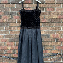 Load image into Gallery viewer, LANCETTI Roma Vintage 1970s Bead Embellished Velvet Dress &amp; Jacket
