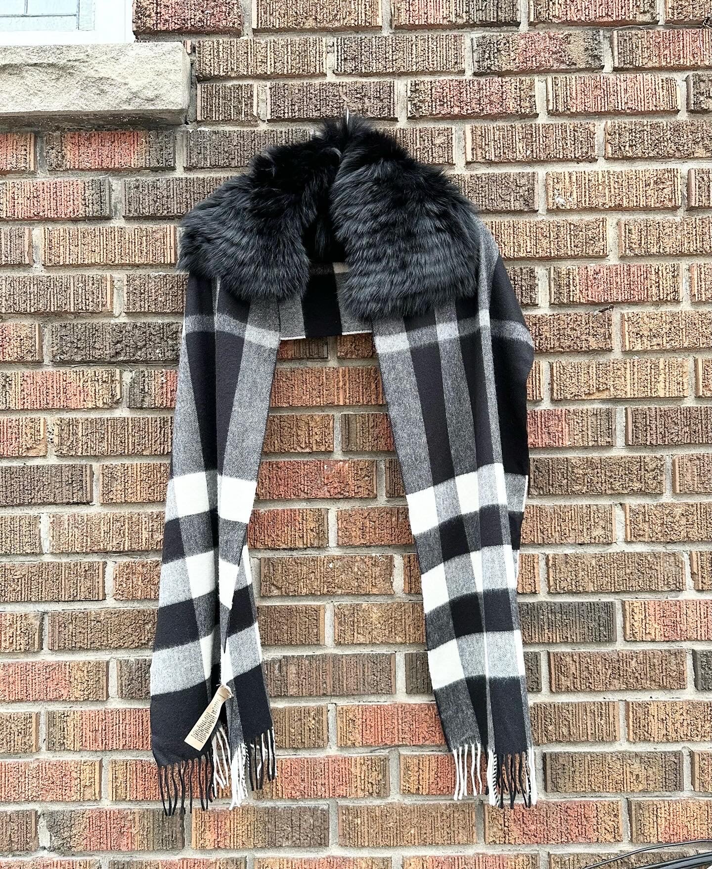 BURBERRY London England Cashmere Fox Fur Trim Scarf – Susannah
