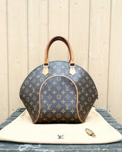 Load image into Gallery viewer, LOUIS VUITTON Vintage Monogram Ellipse MM Bowling Bag

