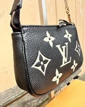 Load image into Gallery viewer, LOUIS VUITTON Bicolour Monogram Empreinte Leather Mini Pochette
