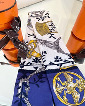 Load image into Gallery viewer, HERMÈS  Silk Twillies
