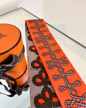 Load image into Gallery viewer, HERMÈS  Silk Twillies
