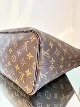 Load image into Gallery viewer, LOUIS VUITTON Monogram Canvas Neverfull NM MM Tote Bag
