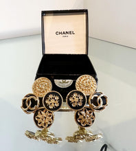 Load image into Gallery viewer, CHANEL Vintage Clip On Earrings
