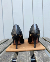 Load image into Gallery viewer, GUCCI Guccissima High Heel Leather Pumps
