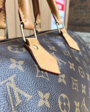 Load image into Gallery viewer, LOUIS VUITTON Monogram Speedy 30 Bag
