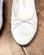 Load image into Gallery viewer, CHANEL Bow CC Leather Ballet Flats
