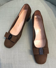 Load image into Gallery viewer, SALVATORE FERRAGAMO Vara Bow Block Heel Suede Pumps
