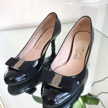 Load image into Gallery viewer, SALVATORE FERRAGAMO Vara Bow Mid-Heel Patent Leather Pumps
