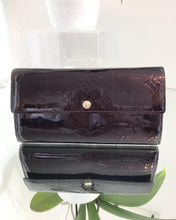 Load image into Gallery viewer, LOUIS VUITTON Amarante Monogram Vernis Sarah Wallet
