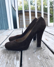 Load image into Gallery viewer, MIU MIU Platform Block High Heel Pumps
