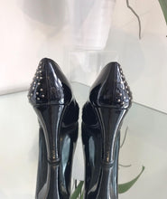 Load image into Gallery viewer, STUART WEITZMAN Black Patent Leather Studded Pumps

