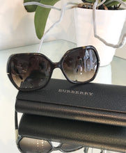 Load image into Gallery viewer, BURBERRY Sunglasses
