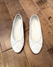 Load image into Gallery viewer, CHANEL Bow CC Leather Ballet Flats
