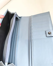 Load image into Gallery viewer, GUCCI Microguccissima GG Bifold Wallet
