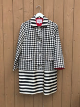 Load image into Gallery viewer, MACHIKO JINTO 3/4 Length Nylon Coat
