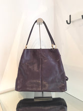 Load image into Gallery viewer, COACH Leather Shoulder Bag
