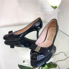 Load image into Gallery viewer, SALVATORE FERRAGAMO Vara Bow Mid-Heel Patent Leather Pumps
