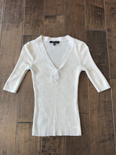 Load image into Gallery viewer, JUDITH &amp; CHARLES Ribbed V-Neck Top
