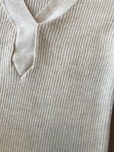 Load image into Gallery viewer, JUDITH &amp; CHARLES Ribbed V-Neck Top
