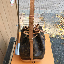 Load image into Gallery viewer, LOUIS VUITTON Monogram Canvas Petit Noe Bucket Bag
