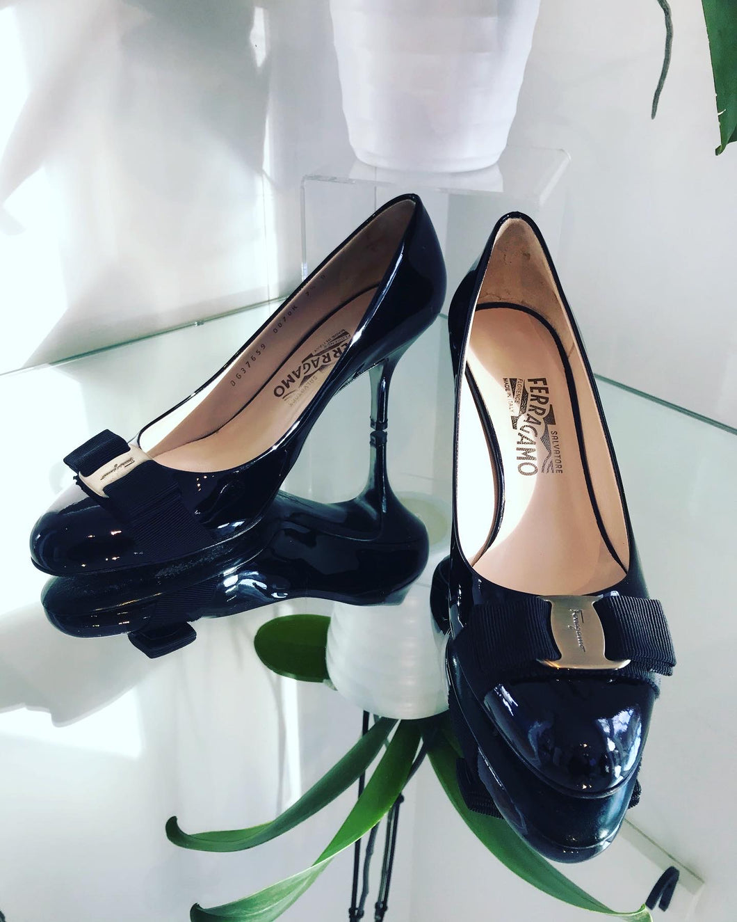 SALVATORE FERRAGAMO Vara Bow Mid-heel Pumps