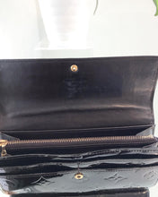 Load image into Gallery viewer, LOUIS VUITTON Amarante Monogram Vernis Sarah Wallet
