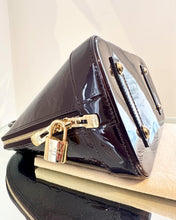 Load image into Gallery viewer, LOUIS VUITTON Amarante Vernis Alma PM Bag

