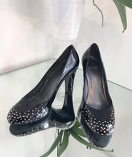 Load image into Gallery viewer, STUART WEITZMAN Black Patent Leather Studded Pumps

