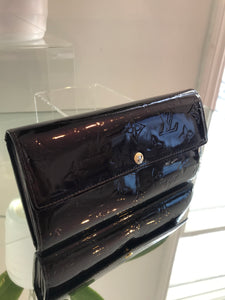 LOUIS VUITTON Amarante Monogram Vernis Sarah Wallet