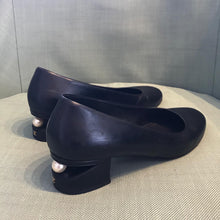 Load image into Gallery viewer, CHANEL Vintage Pearl Embellished Ballerinas in Black Leather
