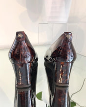 Load image into Gallery viewer, STUART WEITZMAN Patent Leather Mid Heel Pumps

