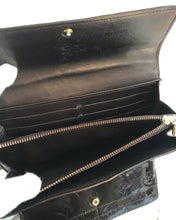 Load image into Gallery viewer, LOUIS VUITTON Amarante Monogram Vernis Sarah Wallet
