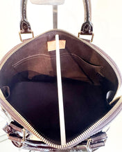 Load image into Gallery viewer, LOUIS VUITTON Amarante Vernis Alma PM Bag
