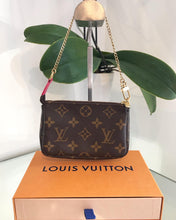 Load image into Gallery viewer, LOUIS VUITTON Limited Edition Monogram Mini Pochette Giraffe Small Clutch
