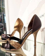 Load image into Gallery viewer, MANOLO BLAHNIK Leather High Heel Sandals
