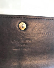 Load image into Gallery viewer, LOUIS VUITTON Amarante Monogram Vernis Sarah Wallet
