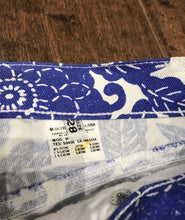 Load image into Gallery viewer, MOSCHINO Blue &amp; White Floral Print Bootleg Jeans
