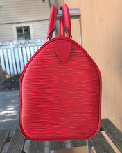 Load image into Gallery viewer, LOUIS VUITTON Red Epi Leather Speedy 25 Bag
